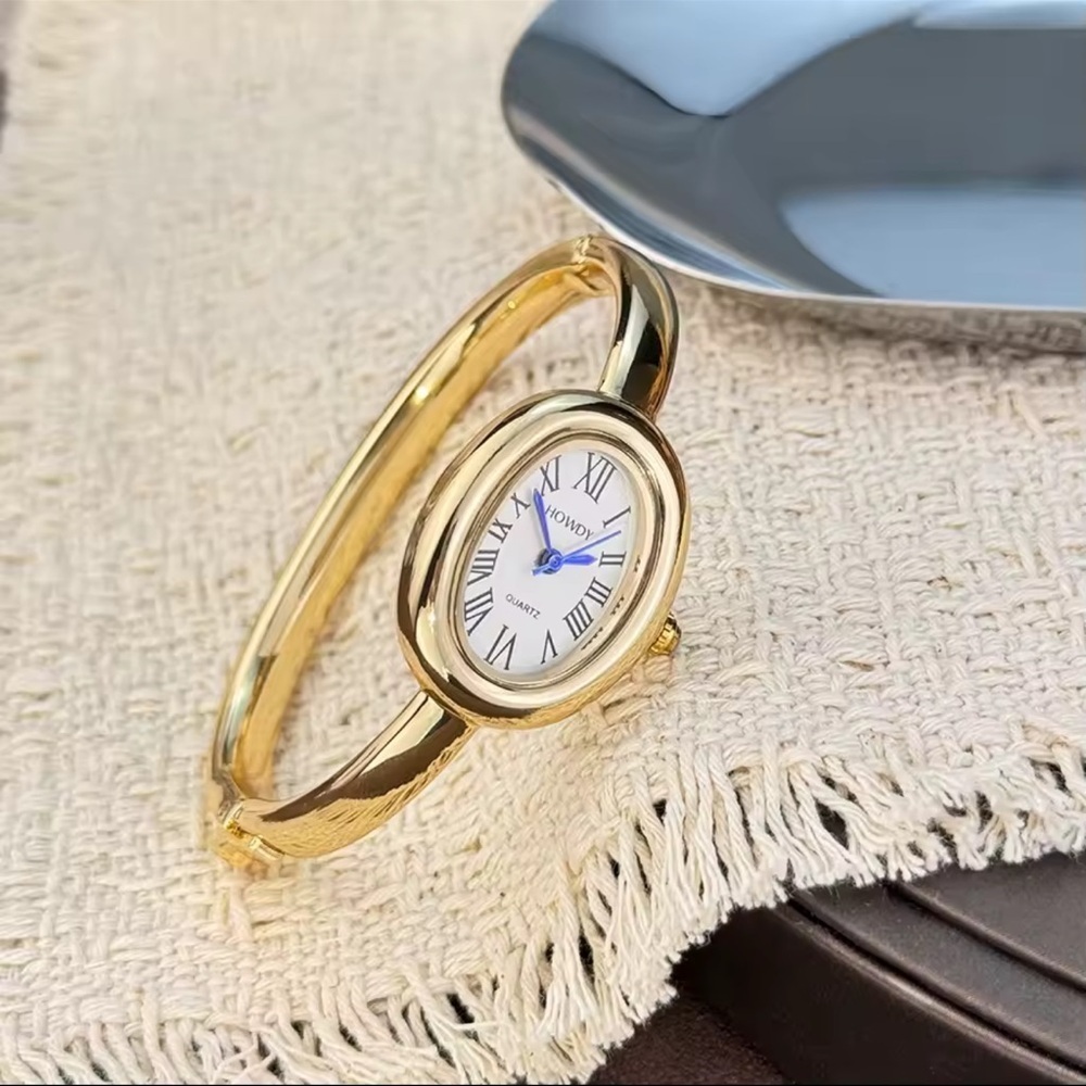 Baignoire Vintage Gold&Silver Oval Bracelet Watch Set - Picture 3 of 17